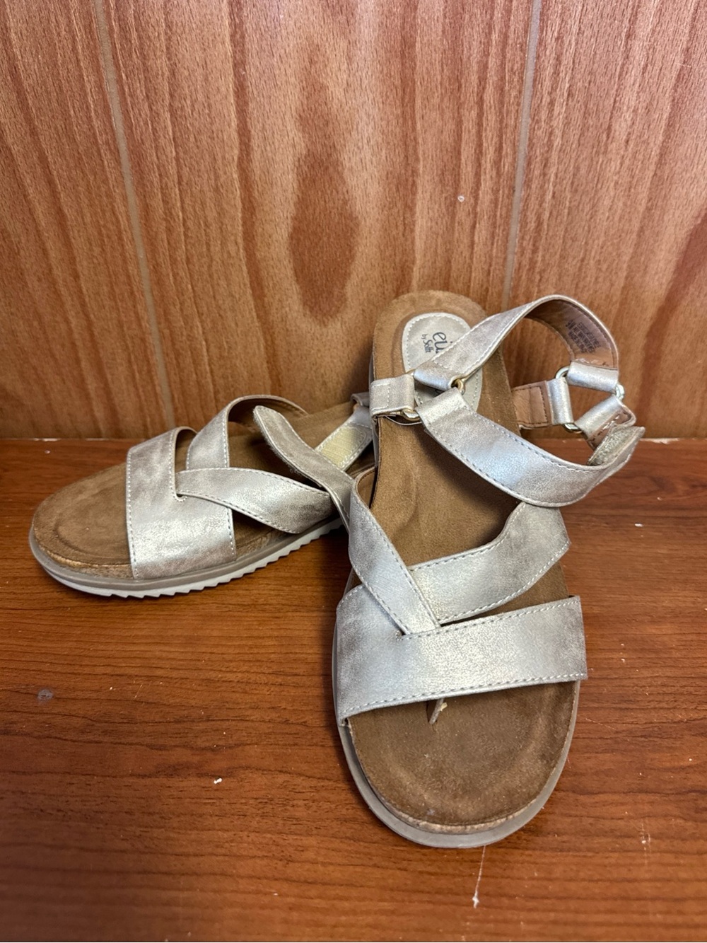 Euro Soft by Sofft Silver Sandals "Lynelle" 9 Adjustable Strap